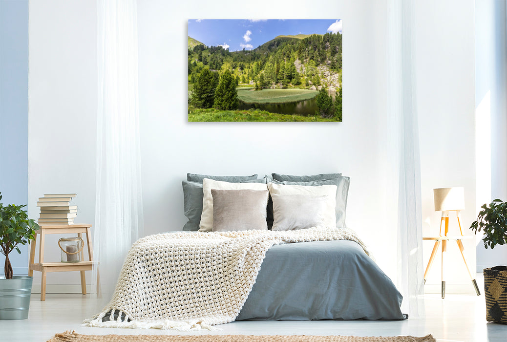 Premium Textil-Leinwand Zauberhafter Windebensee, Biosphärenpark Nockberge