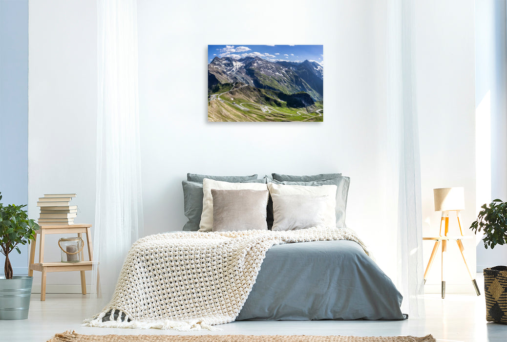 Premium Textil-Leinwand Großglockner Hochalpenstraße vor den Gipfeln der Glocknergruppe