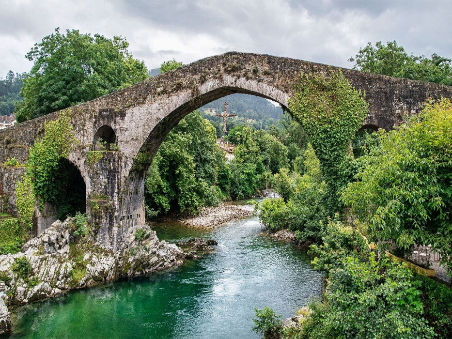Cangas de Onís Brücke am Sella River - CALVENDO Foto-Puzzle'