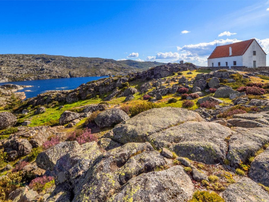 Das Casa do Guarda-Fisca und Stausee Lagoa Comprida - CALVENDO Foto-Puzzle'