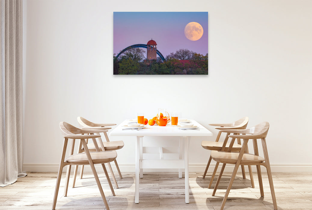 Premium Textil-Leinwand Vollmond über dem Bergzoo