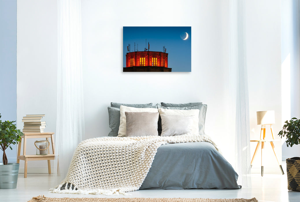 Premium Textil-Leinwand Wasserturm Süd mit Mondsichel