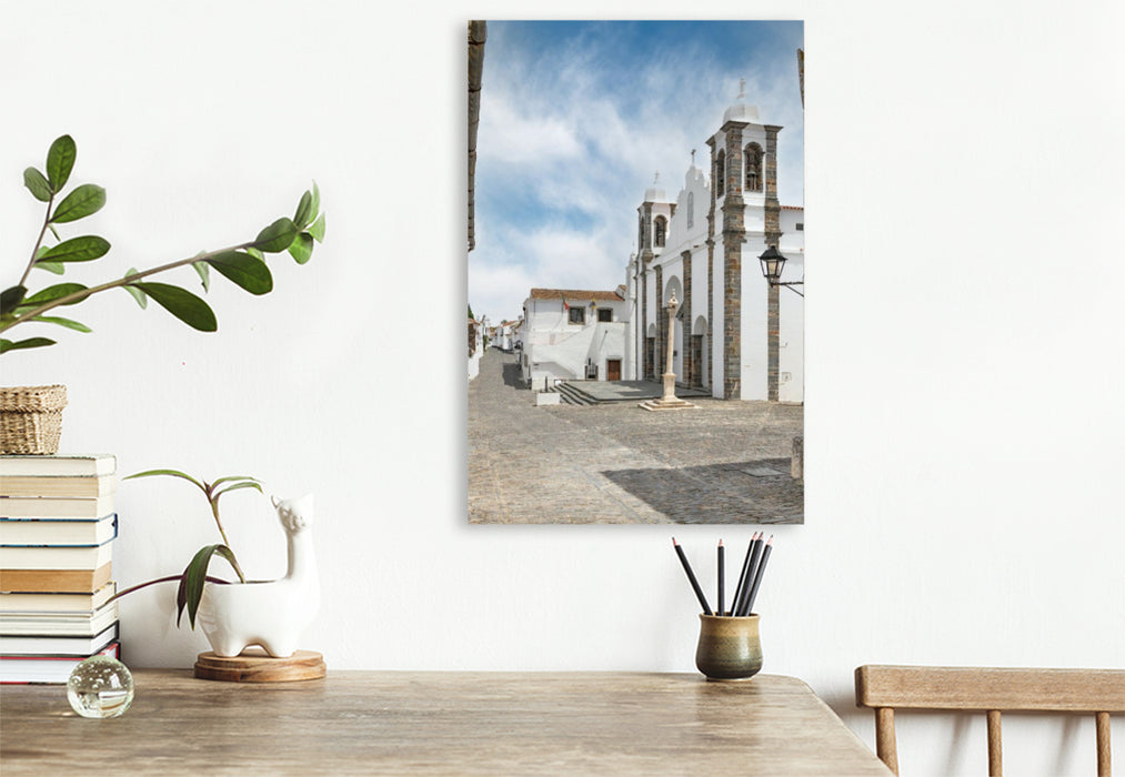 Premium Textil-Leinwand Igreja Matriz de Nossa Senhora da Lagoa mit Kirchenvorplatz.