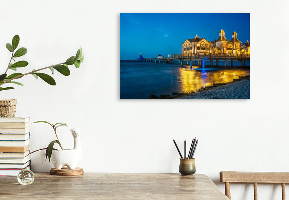 Premium Textil-Leinwand Insel Rügen - Seebrücke Sellin