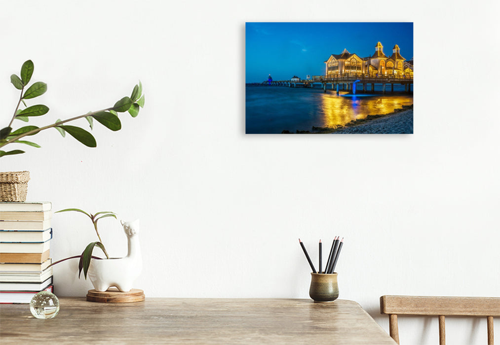 Premium Textil-Leinwand Insel Rügen - Seebrücke Sellin