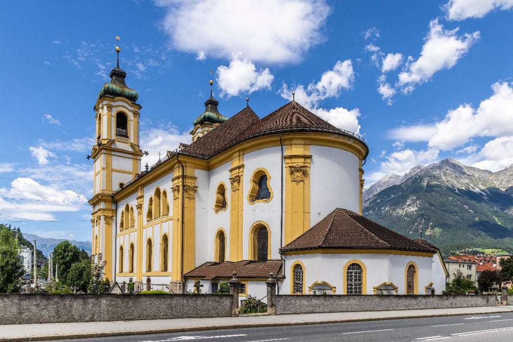 Premium Textil-Leinwand Imposante Wiltener Basilika in Innsbruck