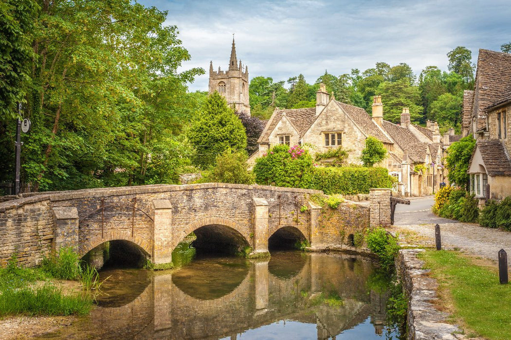 Premium Textil-Leinwand Das Dorf Castle Combe, Wiltshire, England