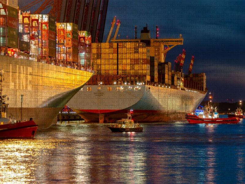 Containerschiffe beim Eindocken - CALVENDO Foto-Puzzle'