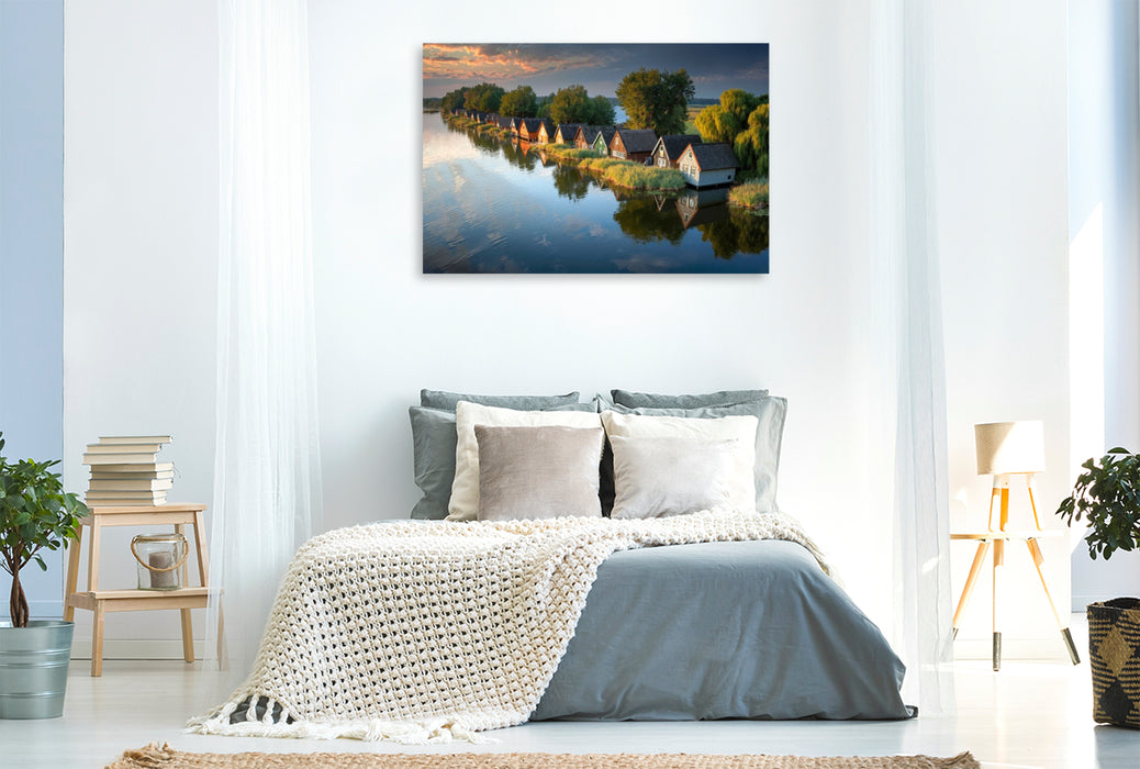 Premium Textil-Leinwand Bootshäuser an der Müritz