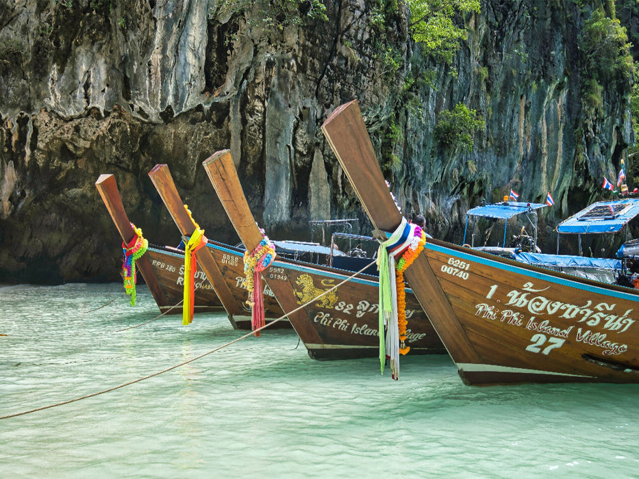 Longtail Boote in der Bucht von Phi Phi - CALVENDO Foto-Puzzle'