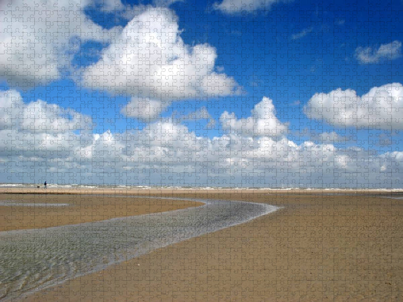 Nordseestrand mit Priel und Wolkenhimmel - CALVENDO Foto-Puzzle'