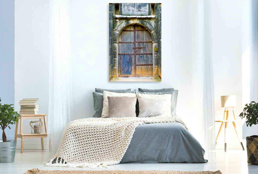 Premium Textil-Leinwand Premium Textil-Leinwand 80 cm x 120 cm  hoch Ein Motiv aus dem Kalender Die Faszination alter Fenster und Türen