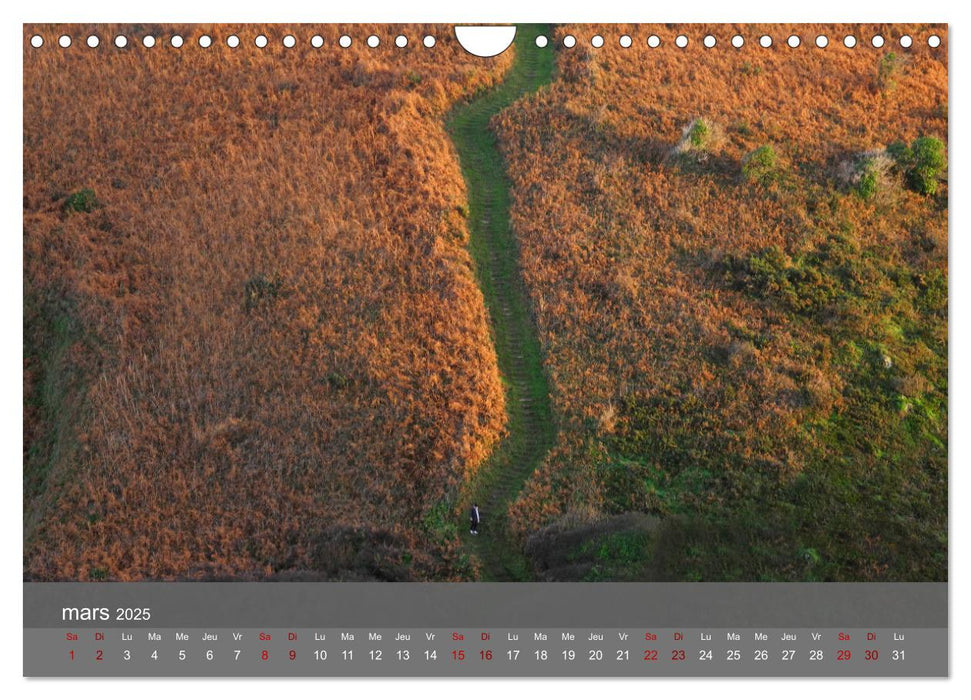 LE SENTIER DES DOUANIERS. Parcourir ce joyau breton. (CALVENDO Calendrier mensuel 2025)