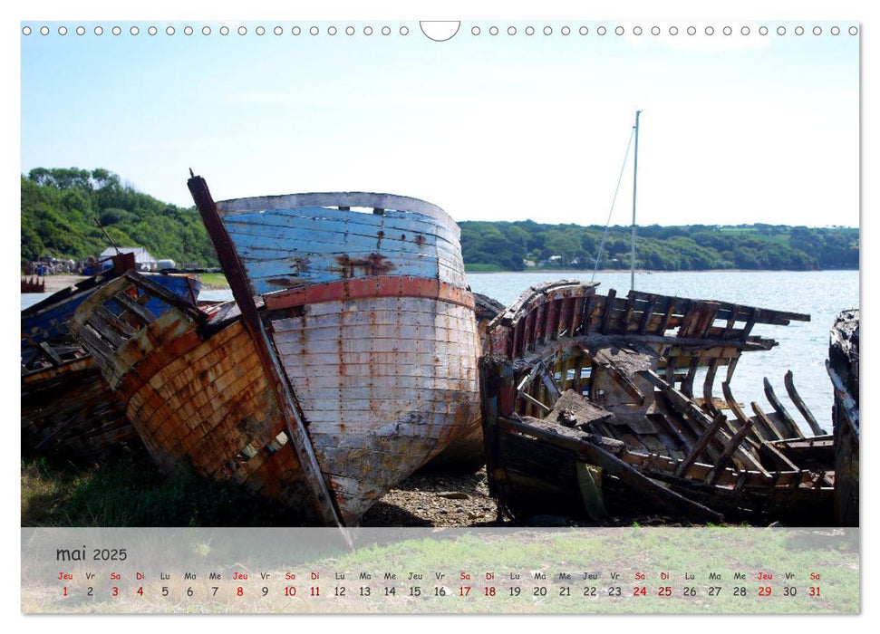 Bretagne Ambiance d'un cimetière à bateaux (CALVENDO Calendrier mensuel 2025)