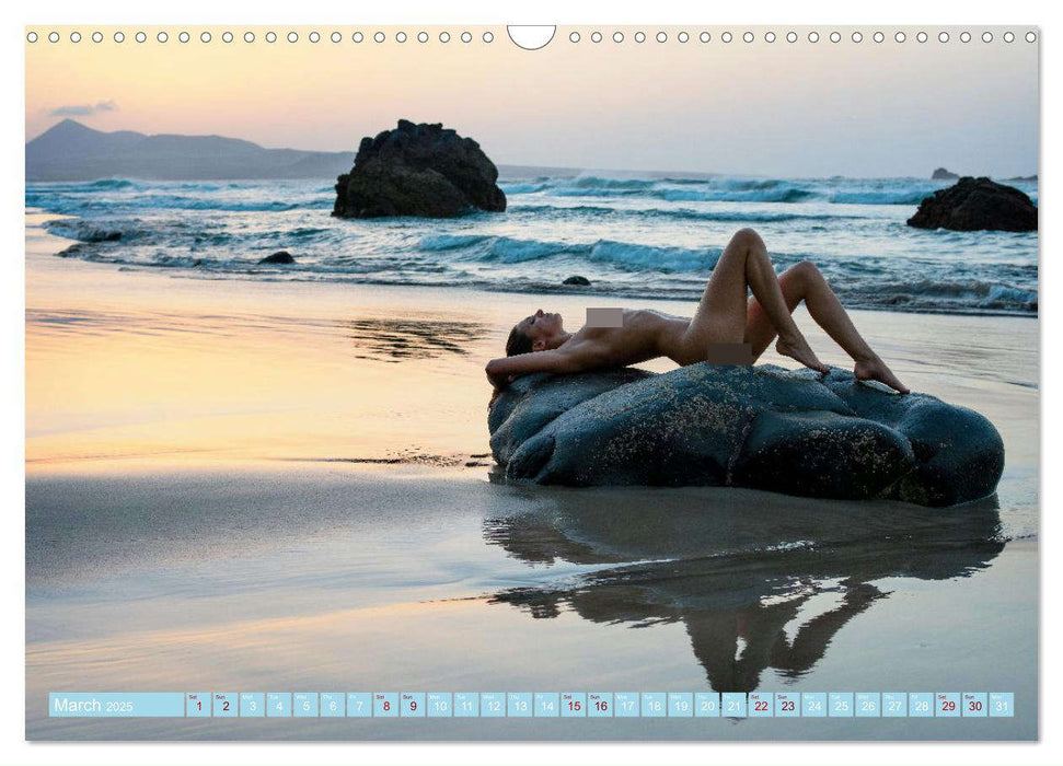 Nude on Seashores (CALVENDO Monthly Calendar 2025)