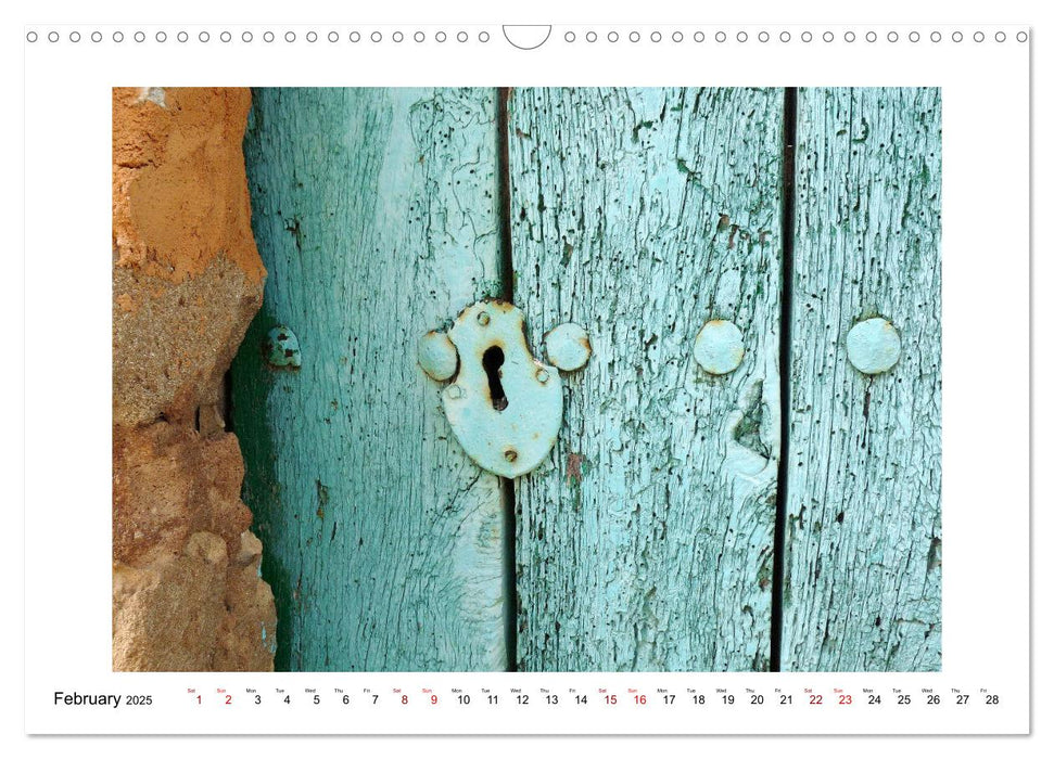 Charming Windows and Doors (CALVENDO Monthly Calendar 2025)