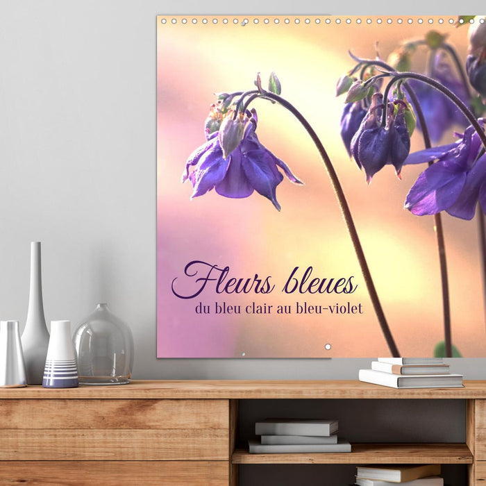 Fleurs bleues, du bleu clair au bleu-violet (CALVENDO Calendrier mensuel 2025)