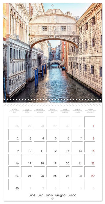 A Journey In Venice (CALVENDO Monthly Calendar 2025)