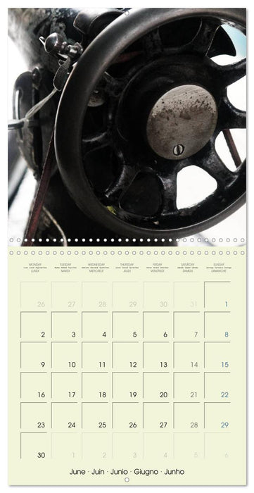 Historic Sewing Tools (CALVENDO Monthly Calendar 2025)