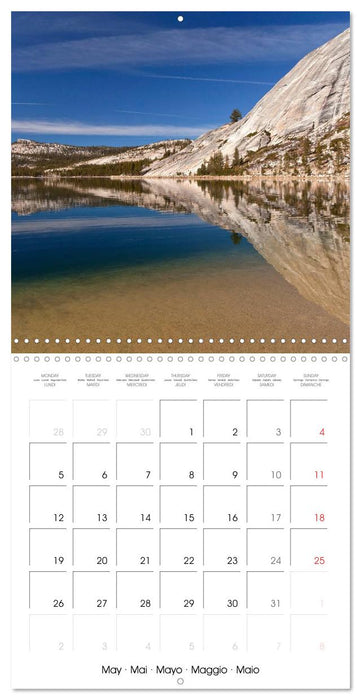 California - USA (CALVENDO Monthly Calendar 2025)