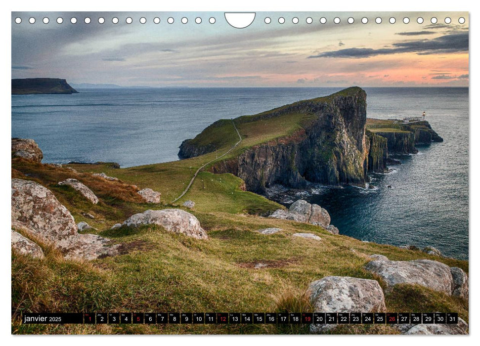 HIGHLAND, Lumières d'Ecosse (CALVENDO Calendrier mensuel 2025)