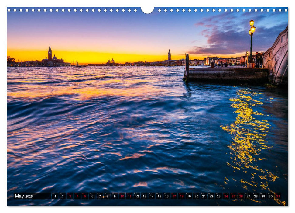 Venice - From dusk till dawn (CALVENDO Monthly Calendar 2025)