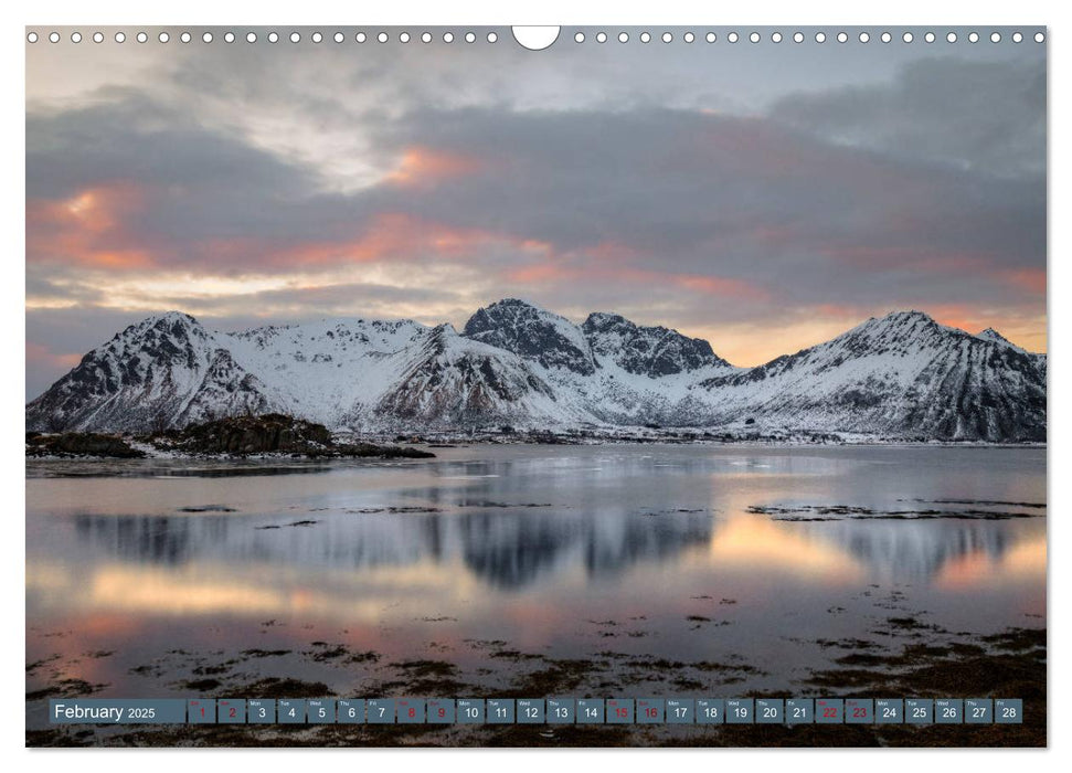 Lofoten, Norway's untamed beauty in Winter (CALVENDO Monthly Calendar 2025)