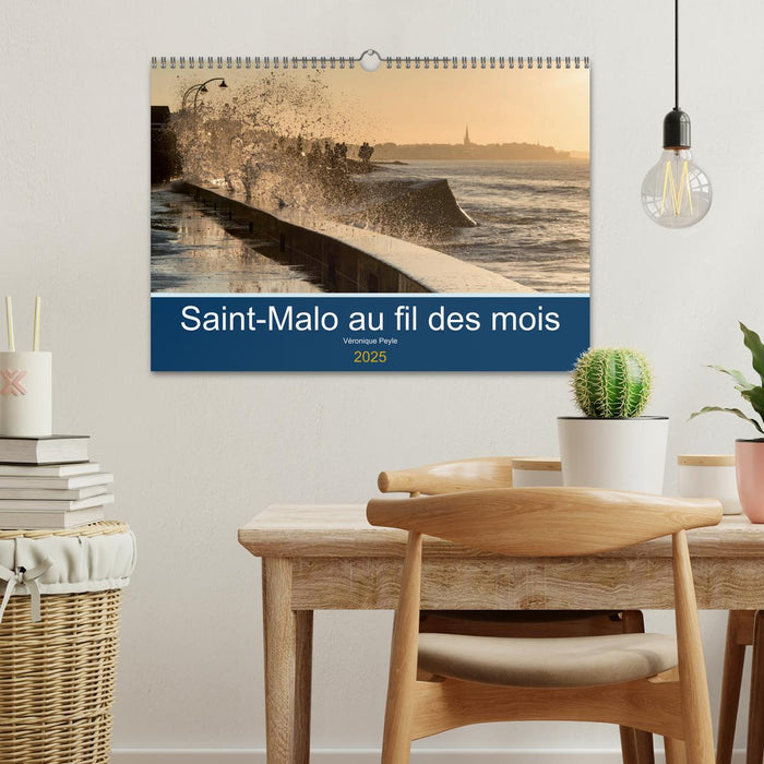 Saint-Malo au fil des mois (CALVENDO Calendrier mensuel 2025)