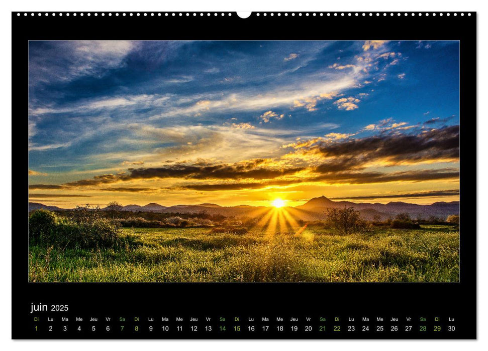 L'Auvergne est belle (CALVENDO Calendrier supérieur 2025)