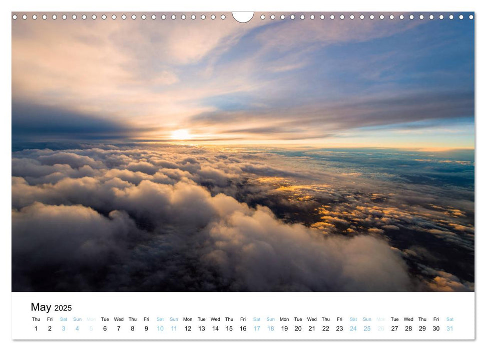 Cloud chasing (CALVENDO Monthly Calendar 2025)