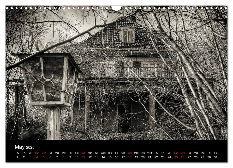 Abandoned Places Haunted Houses (CALVENDO Monthly Calendar 2025)