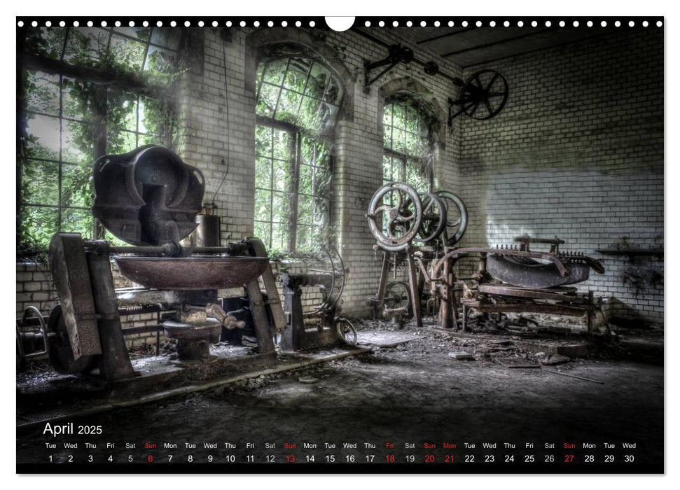 Lost Places HDR Beelitz II (CALVENDO Monthly Calendar 2025)