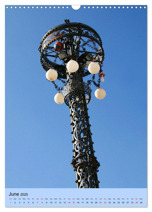 Street Lamps in Europe (CALVENDO Monthly Calendar 2025)