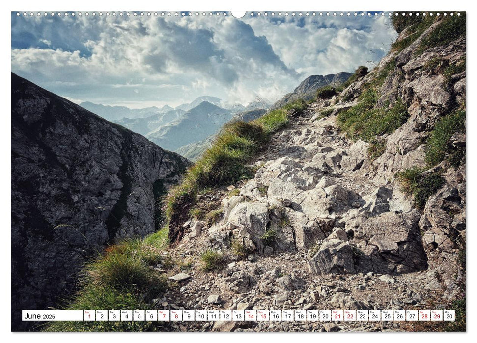 Hiking the GR 10 A long distance trail through the French Pyrenees (CALVENDO Monthly Calendar 2025)