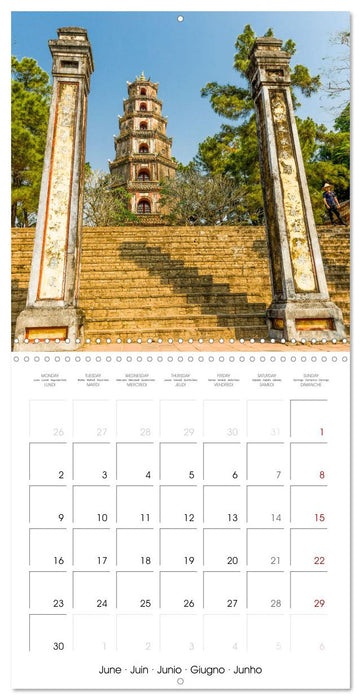 Hue Vietnam´s old imperial city (CALVENDO Monthly Calendar 2025)