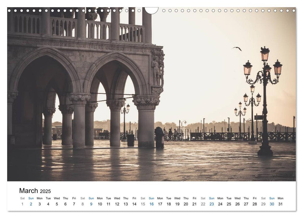 Venice - Silent views (CALVENDO Monthly Calendar 2025)