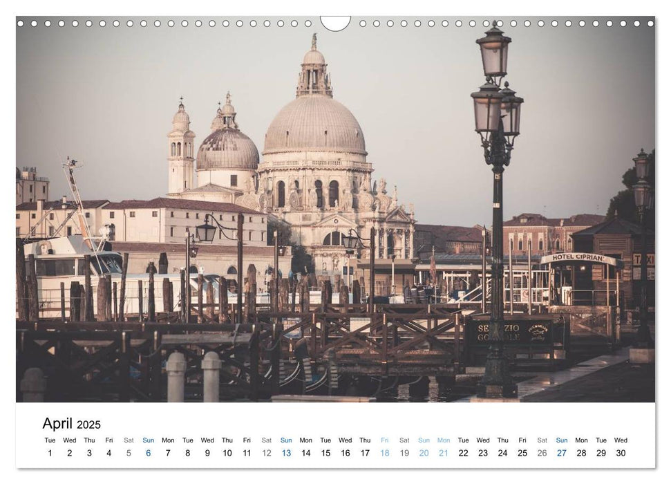 Venice - Silent views (CALVENDO Monthly Calendar 2025)