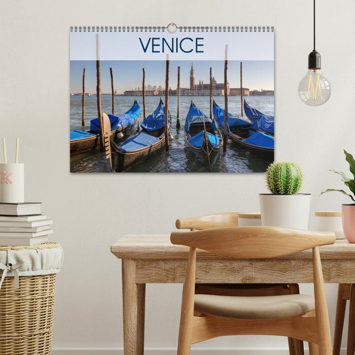 Venice (CALVENDO Monthly Calendar 2025)