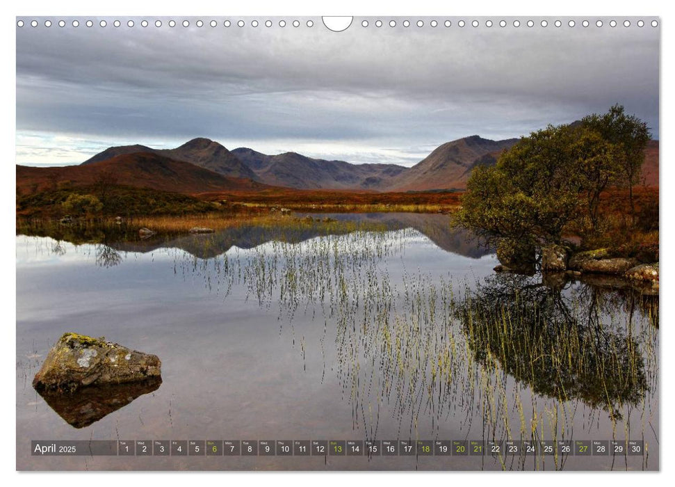 Reflections of Scotland / UK-Version (CALVENDO Monthly Calendar 2025)