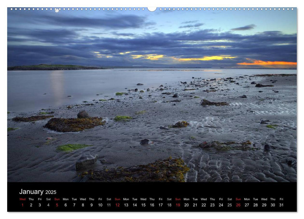 Holy Island - England / UK Version (CALVENDO Premium-Calendar 2025)