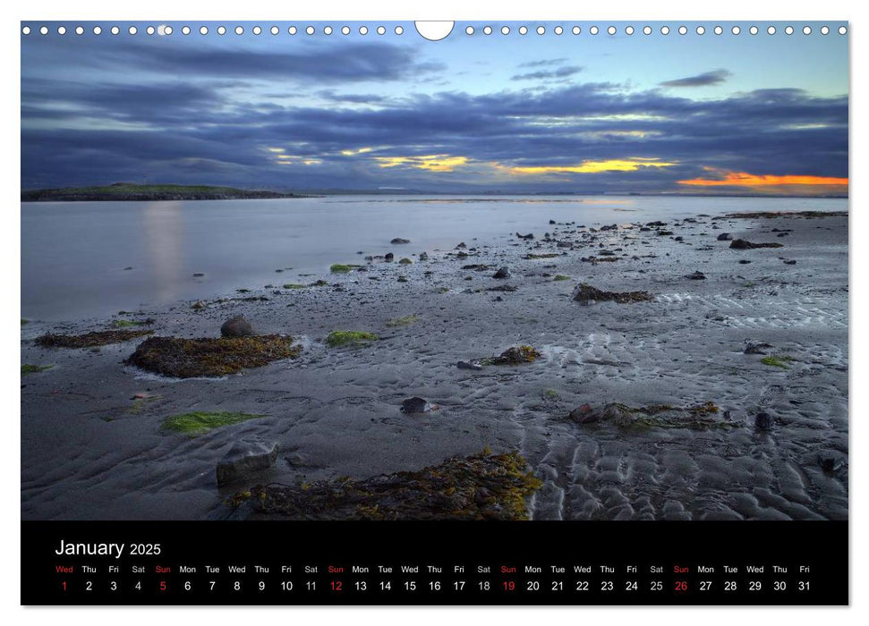 Holy Island - England / UK Version (CALVENDO Monthly Calendar 2025)