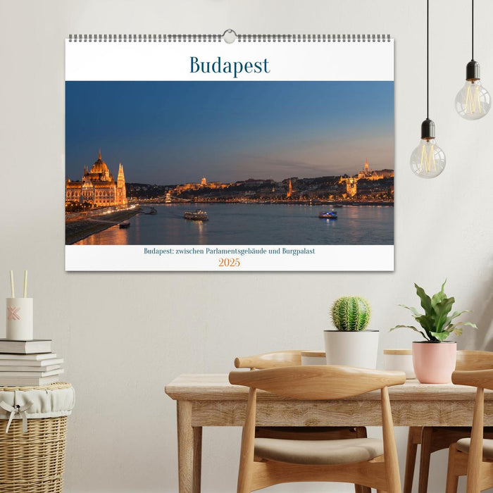 Budapest: zwischen Parlamentsgebäude und Burgpalast (CALVENDO Wandkalender 2025)
