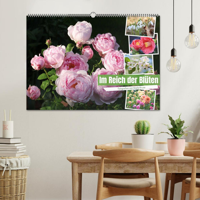 Im Reich der Blüten (CALVENDO Wandkalender 2025)
