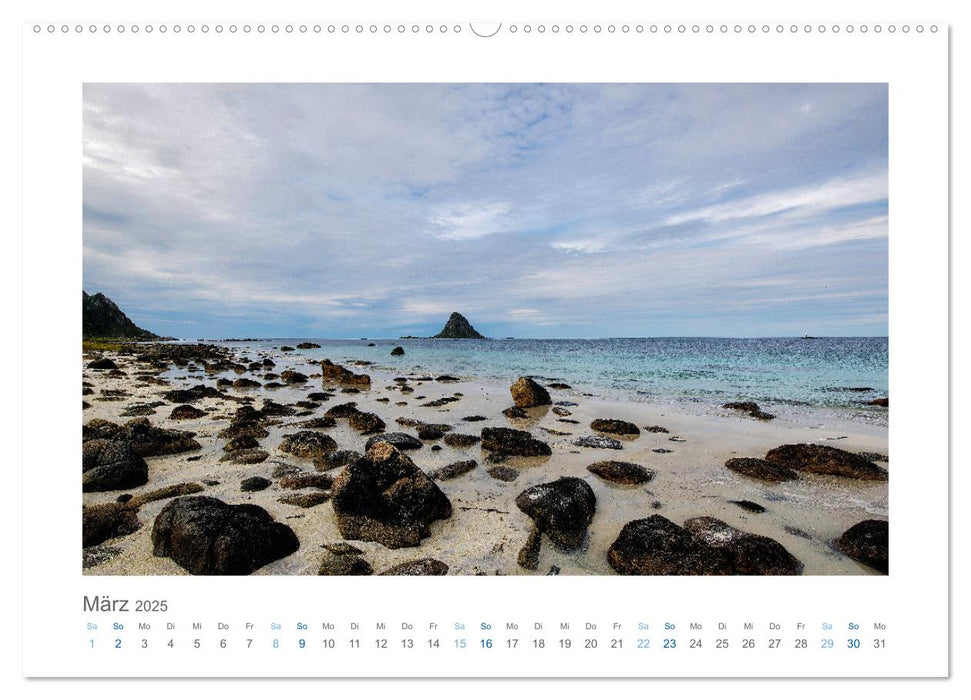 Bewegte Wolken, Stille Landschaften (CALVENDO Wandkalender 2025)