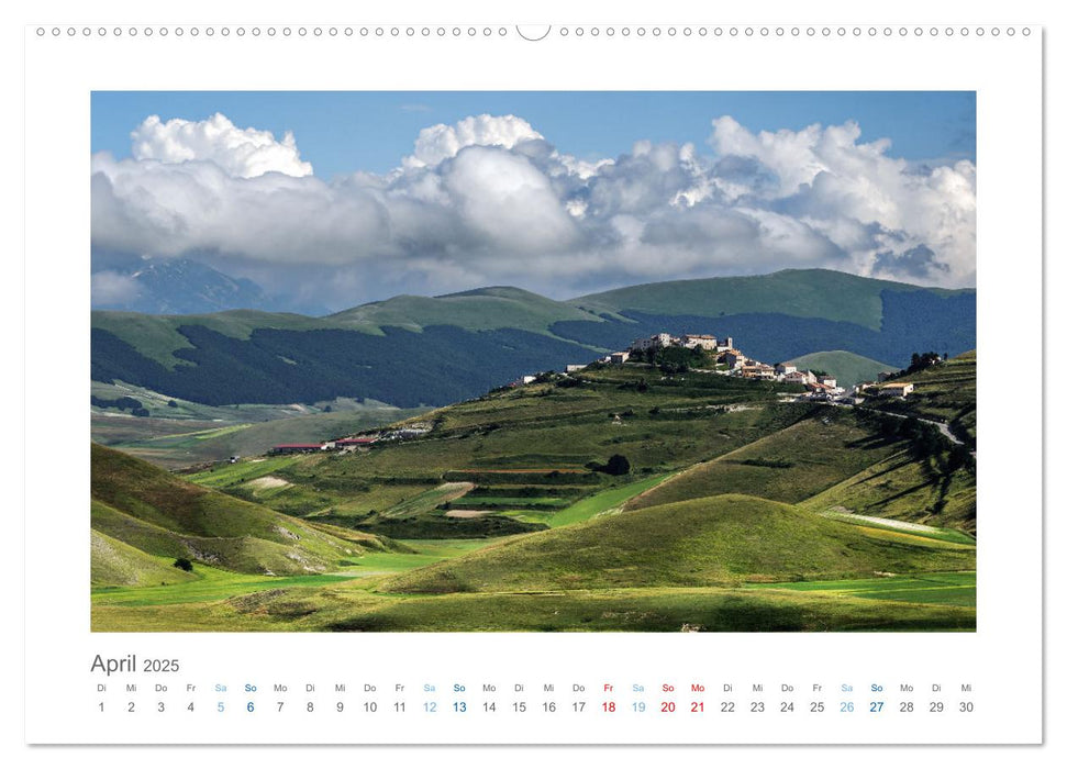 Bewegte Wolken, Stille Landschaften (CALVENDO Premium Wandkalender 2025)