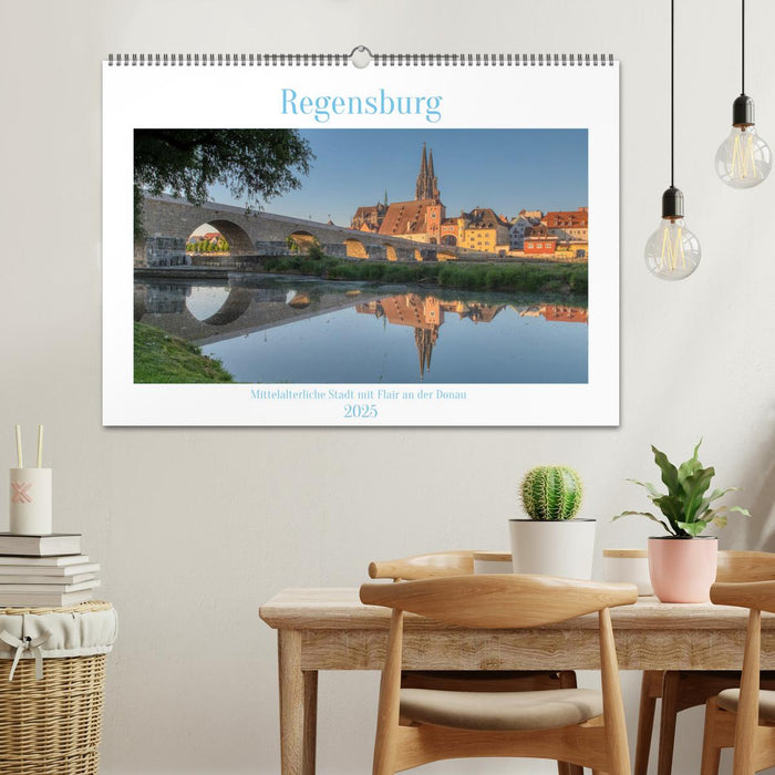 Regensburg Mittelalterliche Stadt mit Flair an der Donau (CALVENDO Wandkalender 2025)