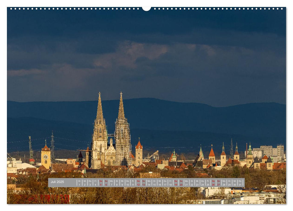 Regensburg Mittelalterliche Stadt mit Flair an der Donau (CALVENDO Premium Wandkalender 2025)