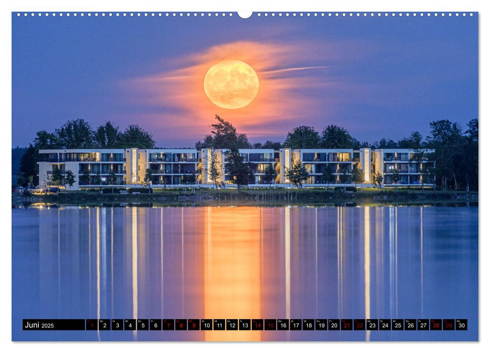 Waren (Müritz) in der Mecklenburgischen Seenplatte (CALVENDO Premium Wandkalender 2025)