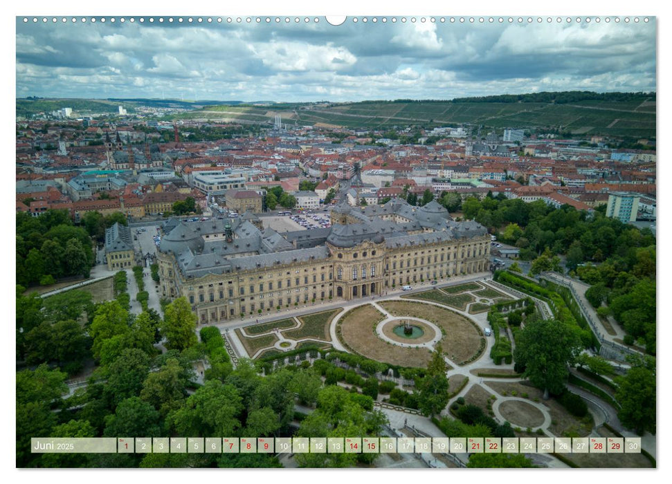 Ästehtik von oben (CALVENDO Premium Wandkalender 2025)