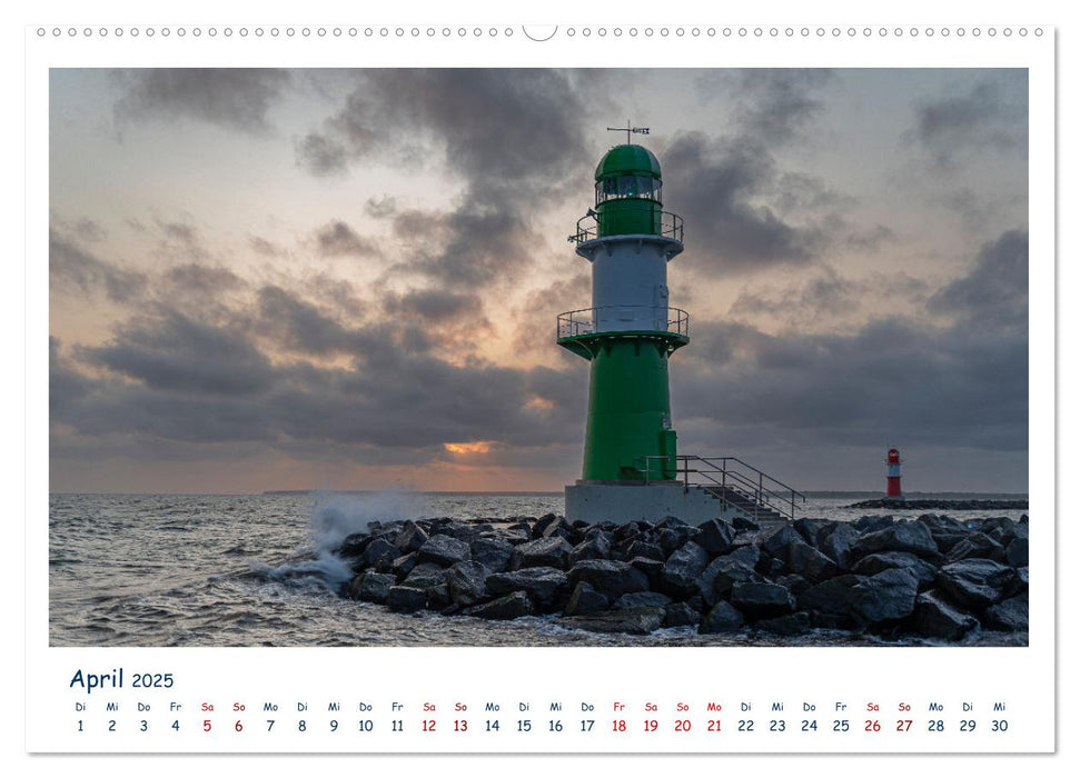 Warnemünde an der Ostsee (CALVENDO Wandkalender 2025)